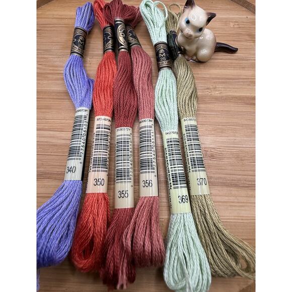 Huge 500 Lot of DMC Embroidery Floss Skeins Cross Stitch Thread NIP #01-3000s*** - Picture 4 of 14